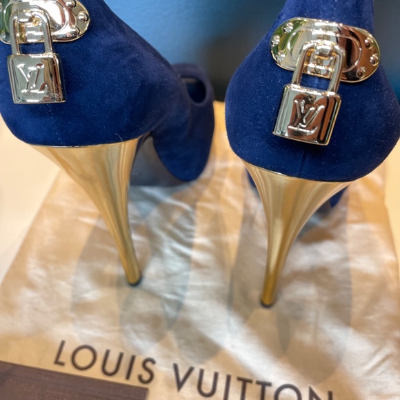 Brand New Never Worn Louis Vuitton Blue Suede Oh Really! Peep-Toe Pumps Size 41 - Picture 6 of 9